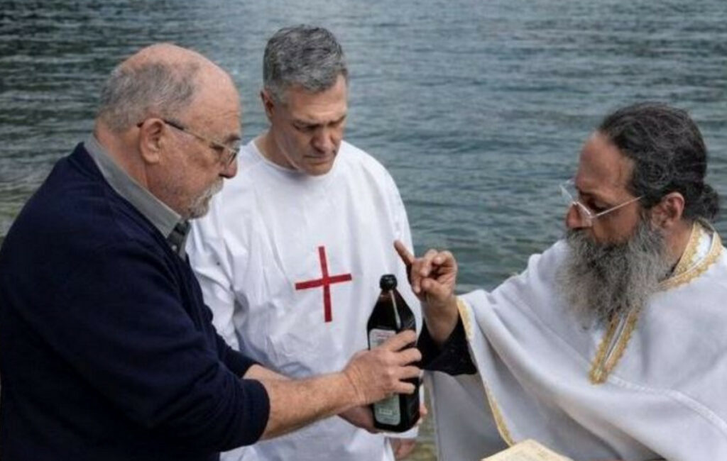 Αμερικανός στρατιωτικός ταξίδεψε για να βαπτιστεί Χριστιανός Ορθόδοξος
