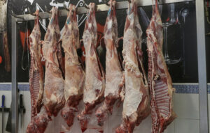 Επτά χώρες απαγορεύουν τις εισαγωγές ελληνικού κρέατος λόγω αφθώδους πυρετού
