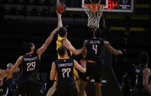 Άνετη νίκη της ΑΕΚ επί του Προμηθέα στην Basket League