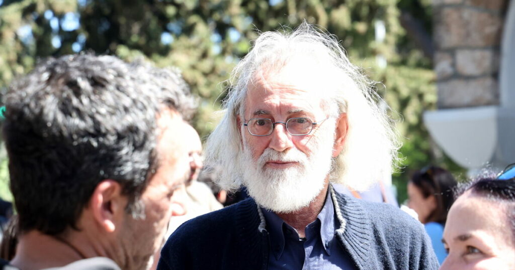 Μιχάλης Αεράκης: «Από 12 χρονών πουλούσα λαχεία και δούλευα ως σερβιτόρος»