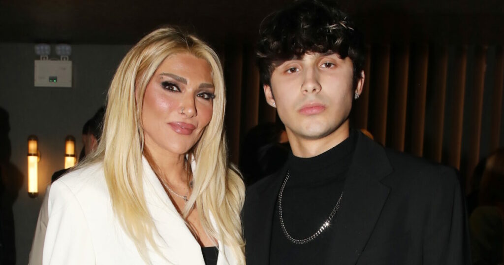 Μπάμπης Λαζαρίδης: Σοκαρίστηκα από την εξομολόγηση της μητέρας μου