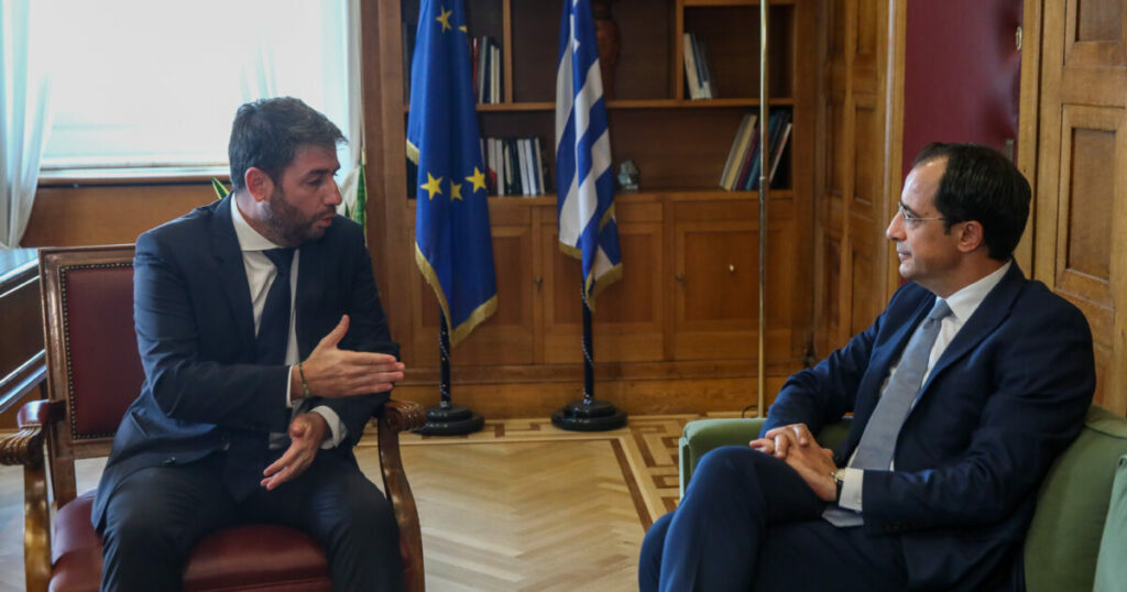 Τηλεφωνική επικοινωνία Ανδρουλάκη – Χριστοδουλίδη για τις εξελίξεις στη Μέση Ανατολή