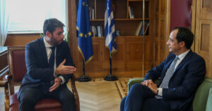 Τηλεφωνική επικοινωνία Ανδρουλάκη – Χριστοδουλίδη για τις εξελίξεις στη Μέση Ανατολή