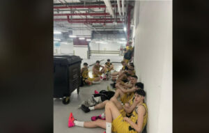 Αγωνία για τους παίκτες του Άρη που έχουν εγκλωβιστεί στο Αμπού Ντάμπι