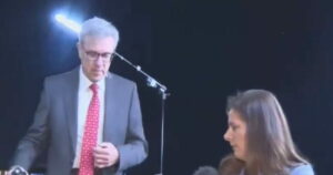 Ισραήλ: Δημοσιογράφοι τρέχουν για καταφύγιο καθώς ηχούν οι σειρήνες στο Τελ Αβίβ