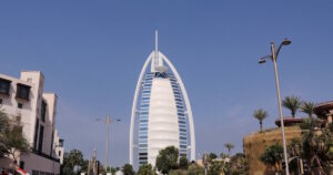 Ντουμπάι: Έρημο τοπίο μετά τις ιρανικές επιθέσεις