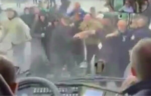 Ολυμπιακός: Επίθεση στο πούλμαν της ομάδας μπάσκετ Γυναικών από οπαδούς του Παναθηναϊκού