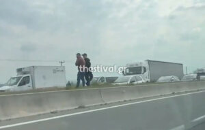 Φωτιά σε φορτηγό στην ΕΟ Θεσσαλονίκης – Σερρών προκαλεί κυκλοφοριακό χάος