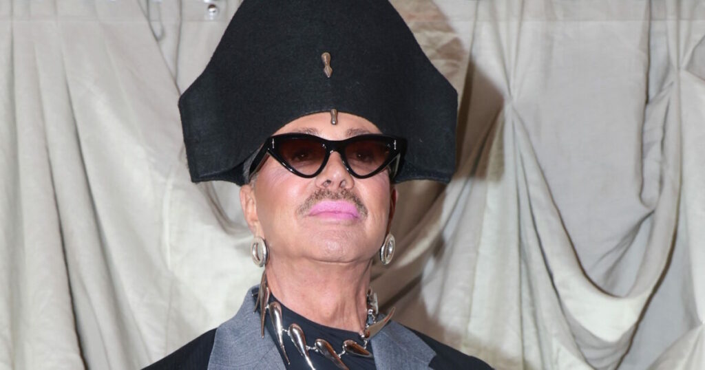 Λάκης Γαβαλάς: Μου λείπει ένα παιδί, το τελευταίο μου φλερτ ήταν μια υπάλληλος γηροκομείου