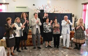 Θεατρική ομάδα ΚΑΠΗ Ηρακλείου προσφέρει θέαμα στο Γηροκομείο Αθηνών