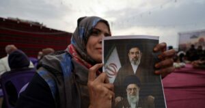 Αλί Χαμενεΐ: Επιφυλακτικός για τον γιο του Μοτζταμπά ως διάδοχο