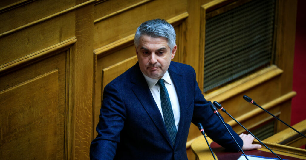 Σιγή στο ΠΑΣΟΚ μετά την ομιλία Κωνσταντινόπουλου - Δύσκολος ο δρόμος προς το συνέδριο