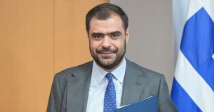 Παύλος Μαρινάκης: Σφοδρή κριτική στους Ράδιο Αρβύλα για τη σάτιρα