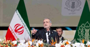 Ιράν: Οι τρεις ηγέτες που αναλαμβάνουν μετά τον θάνατο του Χαμενεΐ