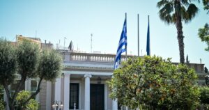 Μετρημένα βήματα από το Μαξίμου για την ακρίβεια και τις εκλογές