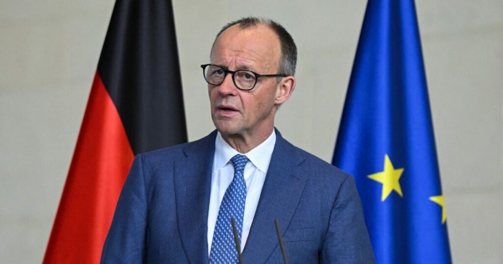 Μερτς: Αμφιβολίες για αλλαγή καθεστώτος στο Ιράν από ΗΠΑ και Ισραήλ