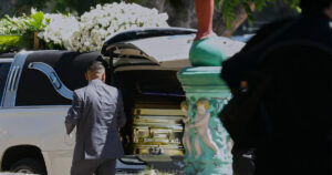 Μεξικό: Χρυσό φέρετρο και στρατιωτική παρουσία στην κηδεία του «Ελ Μέντσο»