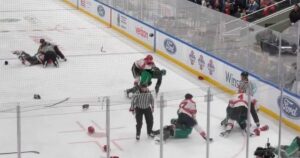 Νέα Υόρκη: Επεισοδιακή φιλανθρωπική αναμέτρηση χόκεϊ ανάμεσα σε αστυνομικούς και πυροσβέστες