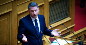 Ανδρουλάκης: «Καμία εμπλοκή της χώρας μας στον πόλεμο»