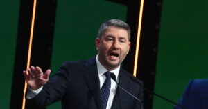 Ανδρουλάκης στο Συνέδριο του ΠΑΣΟΚ: «Ξεκινάμε τον αγώνα για τη μεγάλη πολιτική αλλαγή»