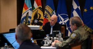 Έκτακτη σύσκεψη Δένδια στο υπουργείο Εθνικής Άμυνας για Μέση Ανατολή