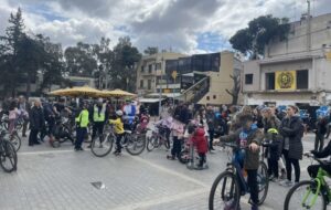 2η Πεζοτροχοβόλτα Ν.Φ.- Ν.Χ.: Μήνυμα για προσβασιμότητα με ποδήλατα