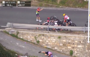 Ιταλία: Σοκαριστικό ατύχημα στον ποδηλατικό γύρο Μιλάνο – Σαν Ρέμο