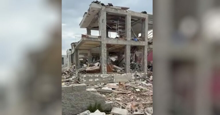 Ρώμη: Κατέρρευσαν τρεις πολυκατοικίες από ισχυρή έκρηξη - Δύο σοβαρά τραυματίες