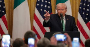 Τραμπ: Απειλεί με καταστροφή του κοσμήματος South Pars αν το Ιράν επιτεθεί ξανά