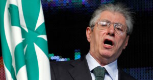 Θλίψη στην Ιταλία: Πέθανε ο ιδρυτής της Λέγκα Ουμπέρτο Μπόσι σε ηλικία 84 ετών