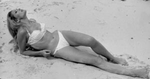 Ούρσουλα Άντρες: Η γυναίκα που καθόρισε μια εποχή