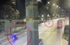 Σοκαριστική σύγκρουση έξω από τη Βουλή: Η στιγμή του θανατηφόρου τροχαίου