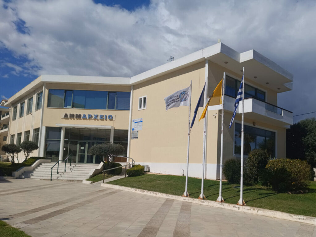 Στο δημοτικό συμβούλιο Ραφήνας-Πικερμίου, ακούστηκαν ύβρεις κατά του πρώην δημάρχου