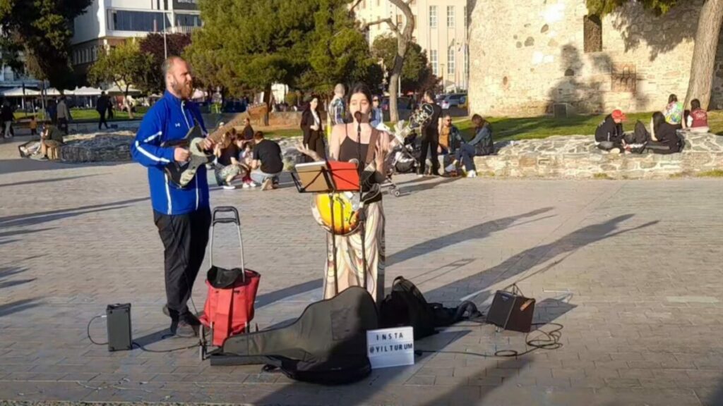 Δήμος Θεσσαλονίκης: Απόσυρση προστίμου στους μουσικούς του δρόμου