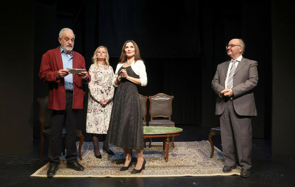 Αφιέρωμα στον Δημήτρη Ψαθά από τους Αργοναύτες-Κομνηνούς και την εγγονή του