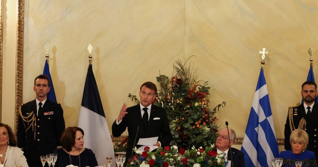 Μακρόν: «Η Ευρώπη χωρίς την Ελλάδα δεν θα ήταν η Ευρώπη»