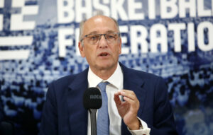 Λιόλιος: Ανήθικες επιθέσεις με κακόγουστα σκετσάκια, το ποτάμι δεν γυρίζει πίσω