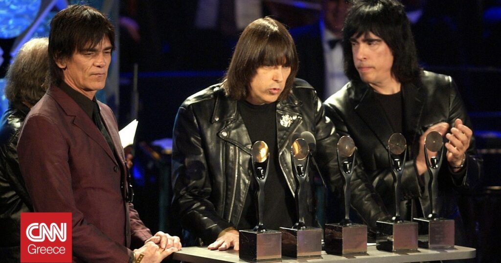 Ramones: Το άλμπουμ που άλλαξε τη μουσική παρά την αρχική του αποτυχία