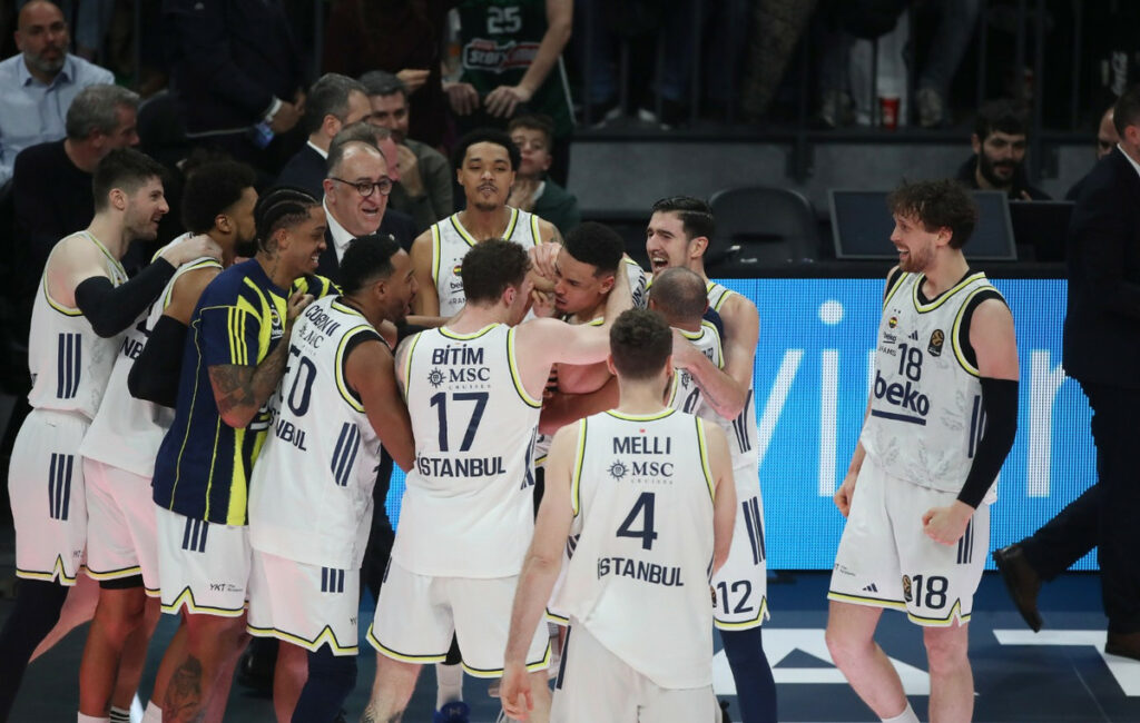 Euroleague: Στη Φενέρμπαχτσε η νίκη με 86-74 κόντρα στη Ζαλγκίρις Κάουνας