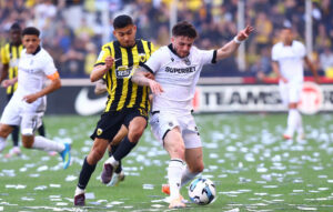 ΑΕΚ – ΠΑΟΚ: 1-0 στο 36′ με αυτογκόλ του Κεντζιόρα