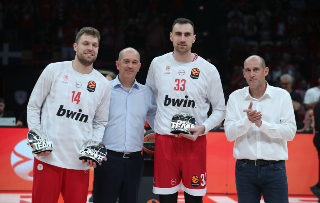 Ολυμπιακός: Βραβεύσεις για Βεζένκοβ και Μιλουτίνοφ πριν το τζάμπολ