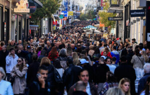 Ανοιχτά τα καταστήματα σήμερα, Κυριακή των Βαΐων – Πώς είναι το ωράριο μέχρι το Πάσχα