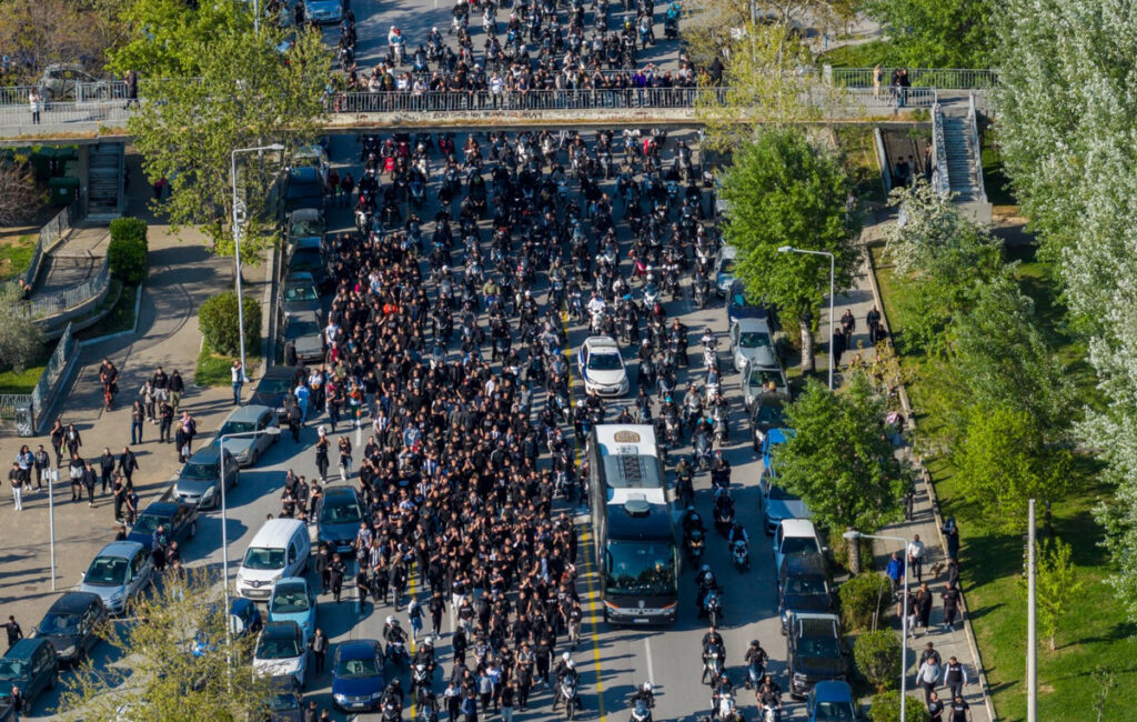 ΠΑΟΚ: Χιλιάδες οπαδοί συνόδευσαν την ομάδα στην Τούμπα για το ντέρμπι