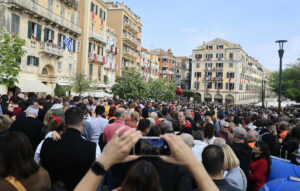 Πάσχα 2.0: Η παράδοση στην ψηφιακή εποχή – Όταν γίνεται viral