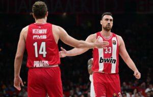 EuroLeague: Βεζένκοφ και Μιλουτίνοφ στην κορυφαία πεντάδα της σεζόν