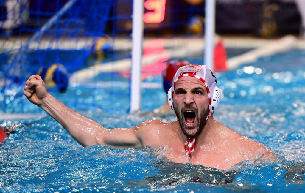 Ολυμπιακός χάνει στο νήμα, νίκησε 16-15 τη Νόβι Μπέογκραντ