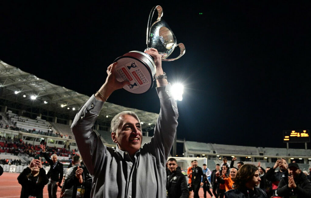 ΟΦΗ: Ο Μπούσης χόρεψε «νύχτα ξελογιάστρα» κα celebrating το Κύπελλο!