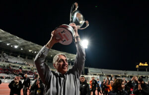 ΟΦΗ: Ο Μπούσης χόρεψε «νύχτα ξελογιάστρα» κα celebrating το Κύπελλο!