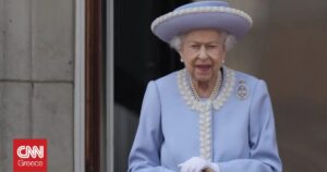 Ανάθεση στον ιστορικό Άννα Κέι για τη βιογραφία της βασίλισσας Ελισάβετ Β'