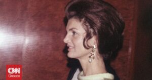 Εντυπωσιακή δημοπρασία αντικειμένων της Τζάκι Κένεντι Ωνάση: Πωλήσεις εκατομμυρίων